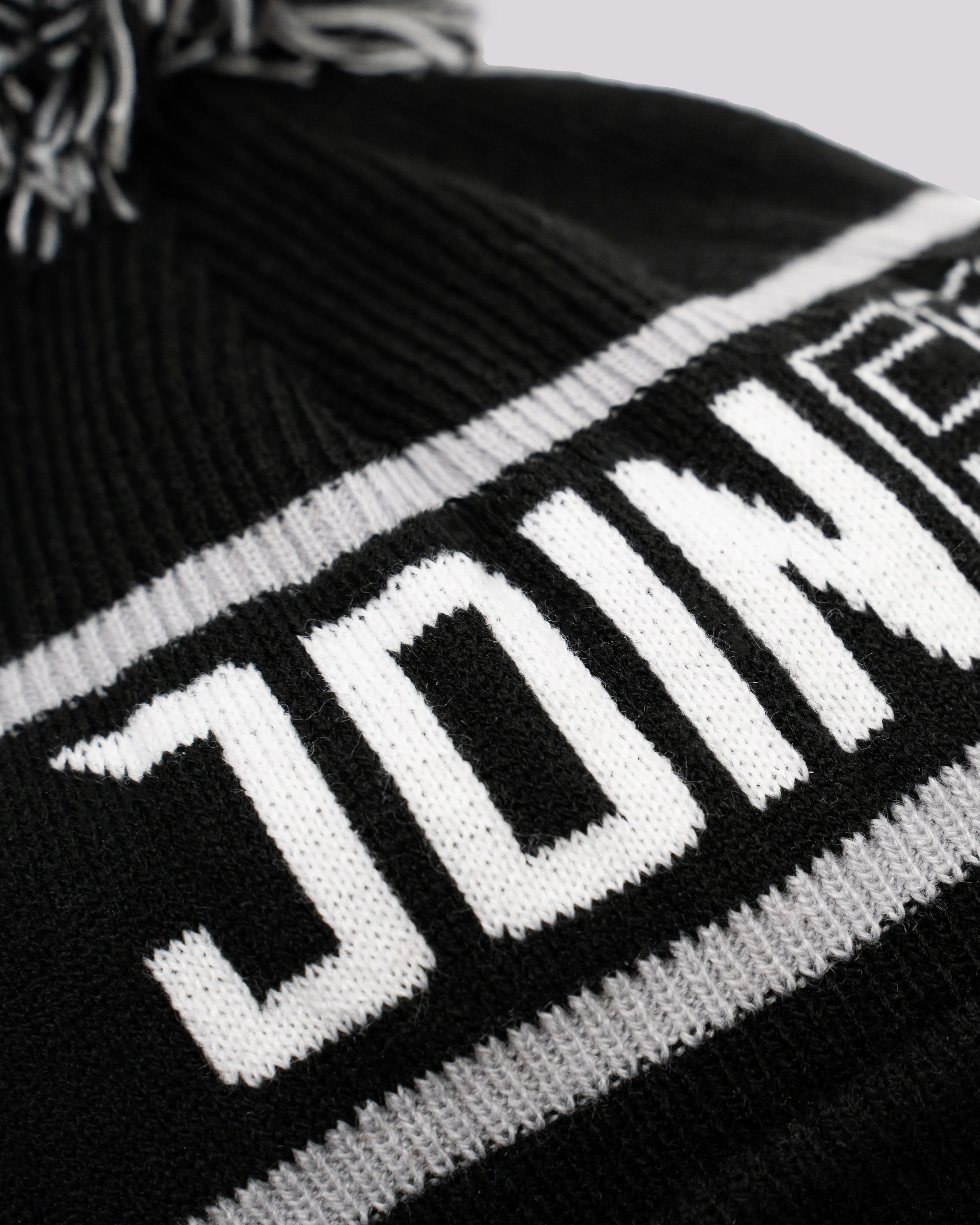 Logo Pom Beanie