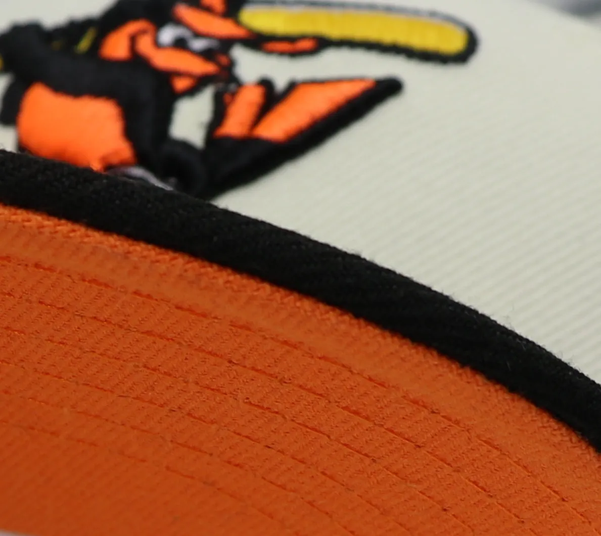 "KIDS" - BALTIMORE ORIOLES (OFF-WHITE) NEW ERA 59FIFTY FITTED (NEON ORANGE UNDER VISOR)